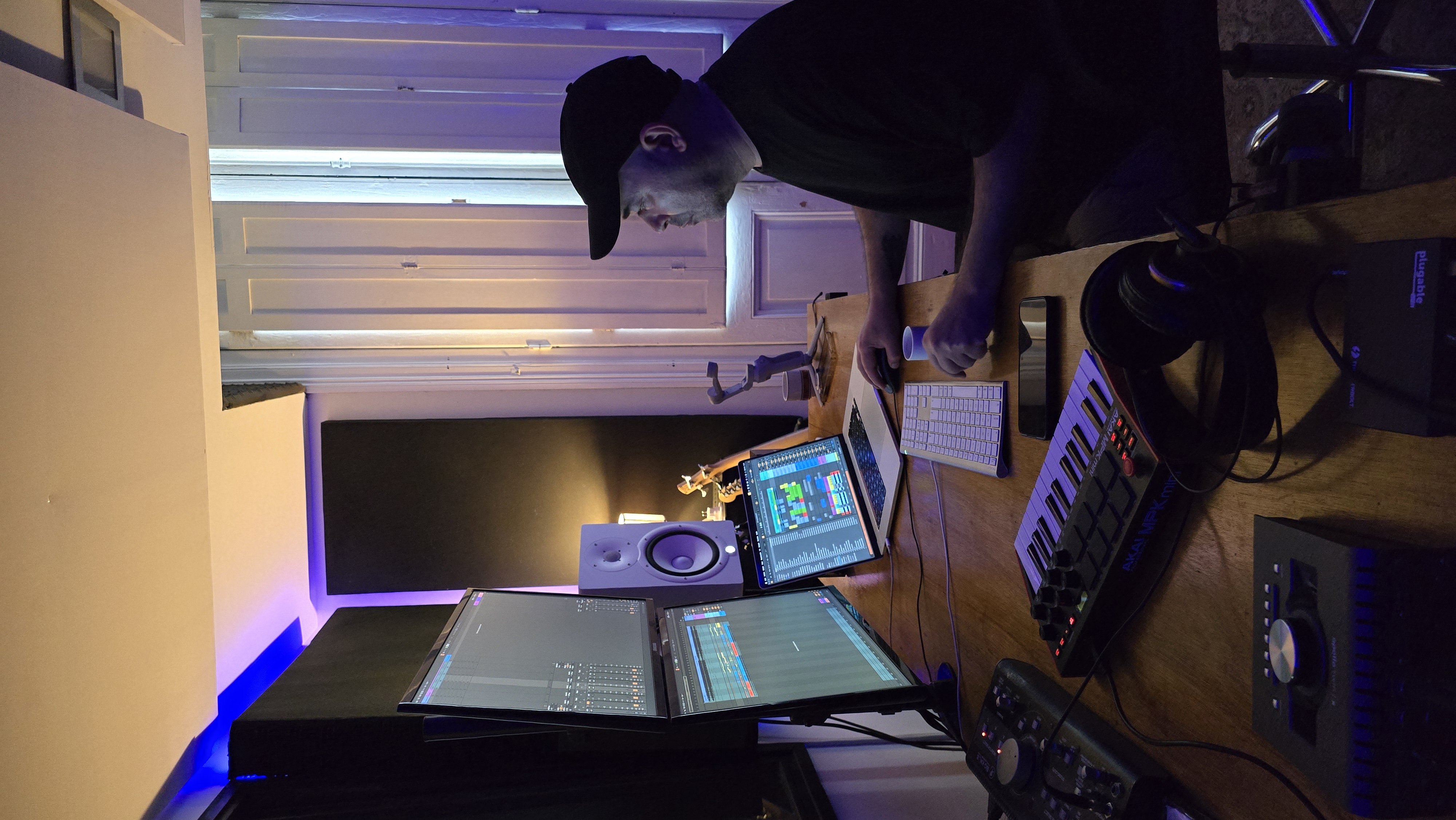 Sebastian Peralta en el estudio